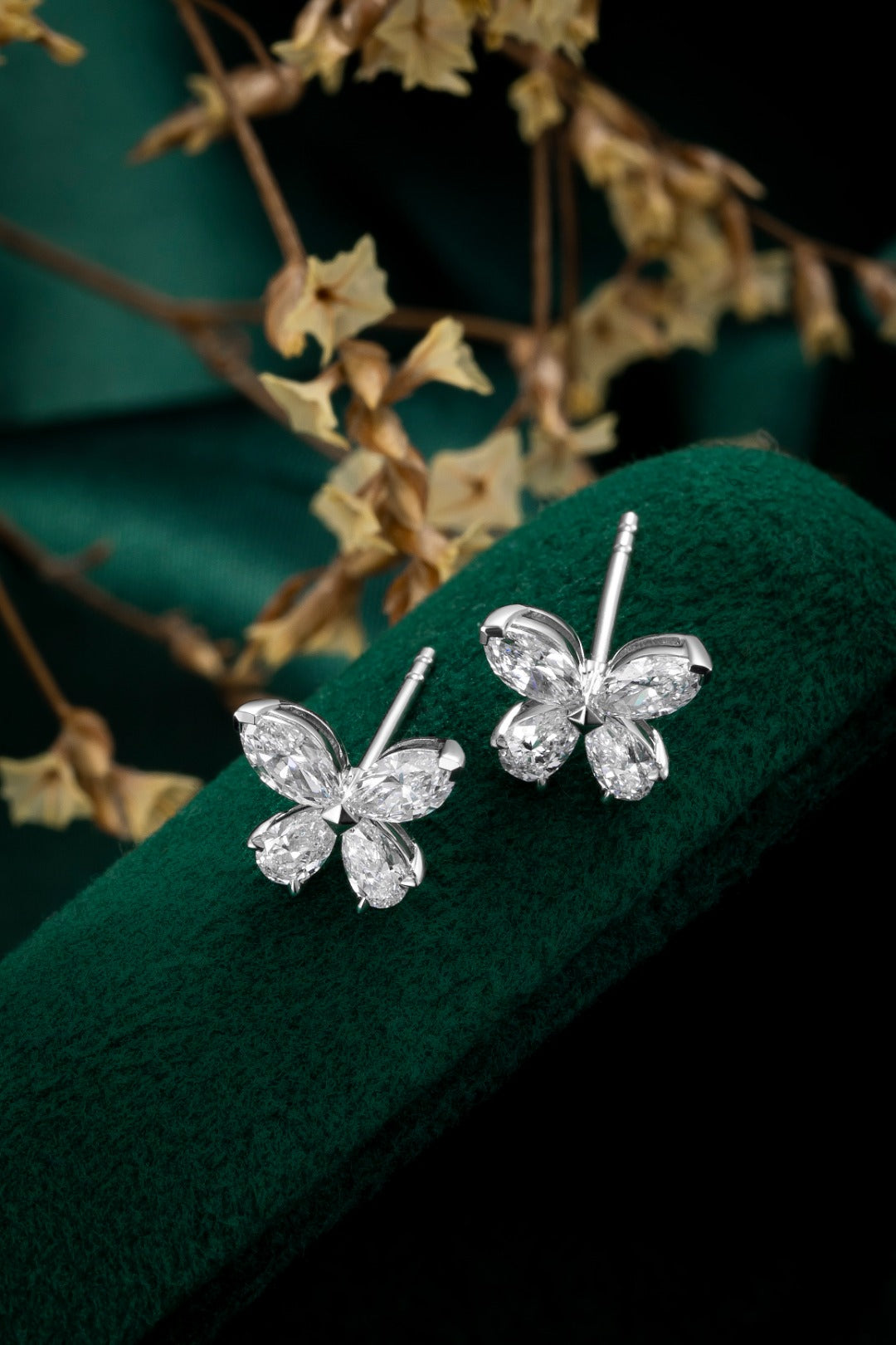 Serwa Jewellery | Floral Spark – 14K Lab-Grown Diamond Stud Earrings