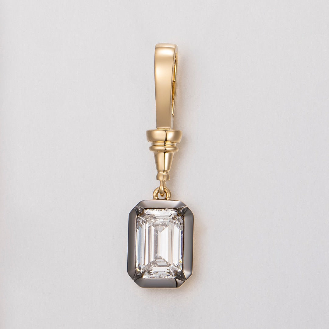 Serwa Jewellery | Emerald Poise – 14K Lab-Grown Diamond Pendant