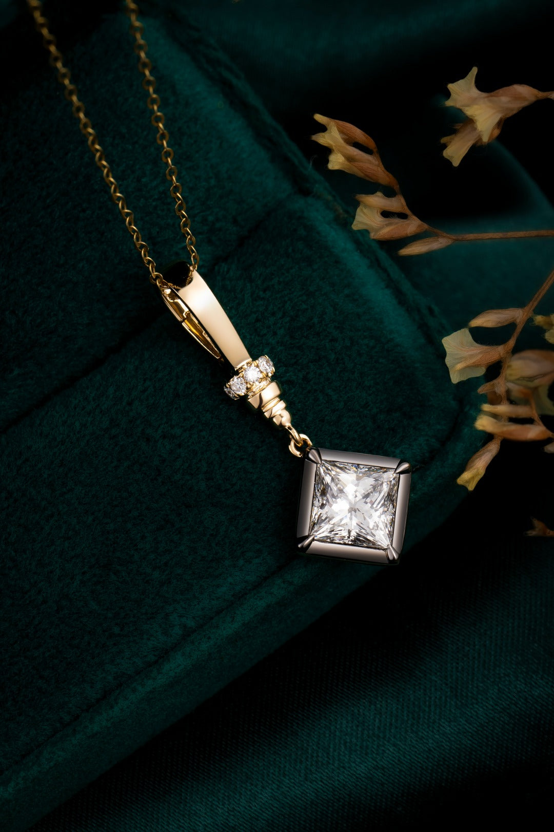 Serwa Jewellery | Radiant Square – 14K Lab-Grown Diamond Pendant