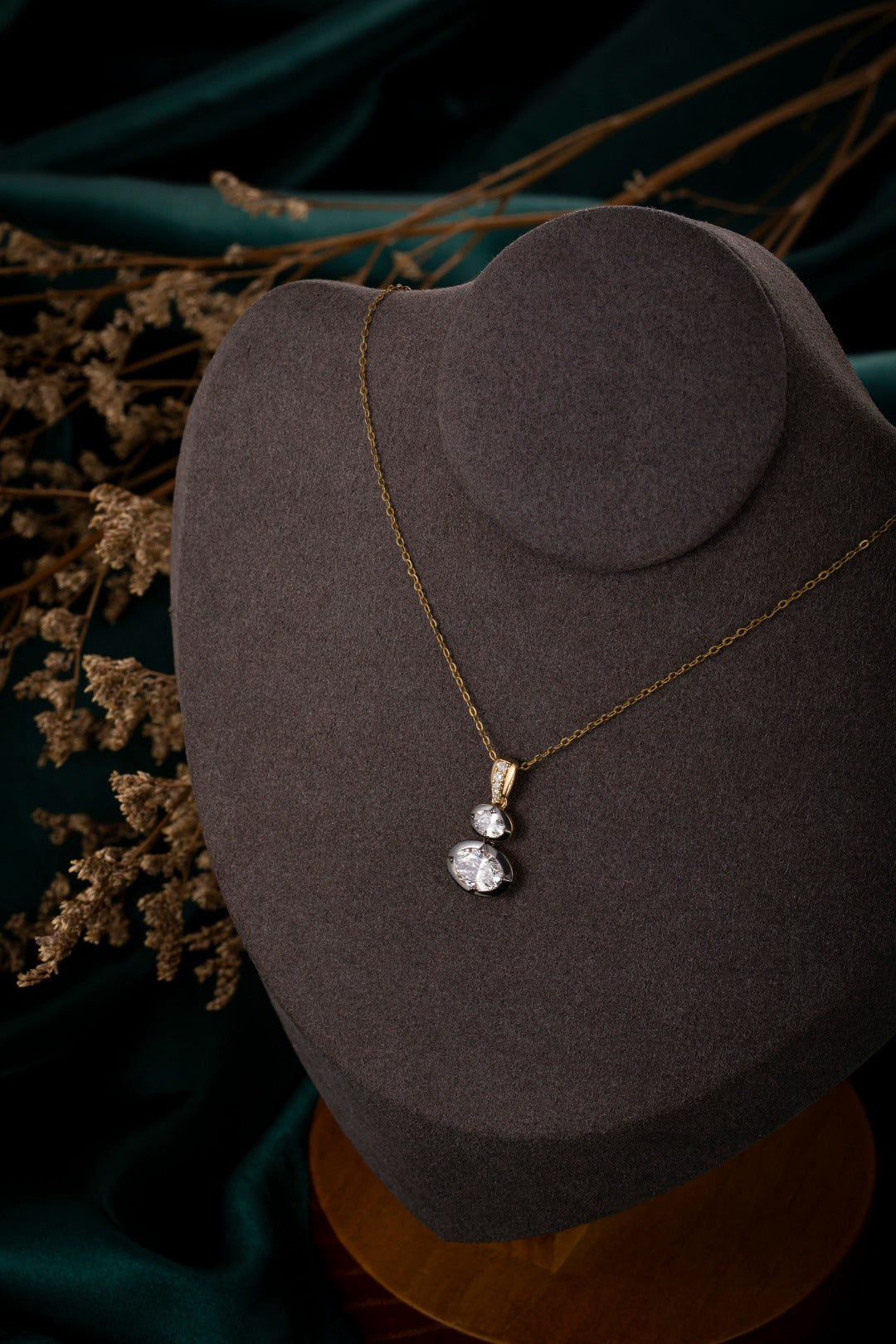 Serwa Jewellery | Dual Harmony – 14K Lab-Grown Diamond Pendant