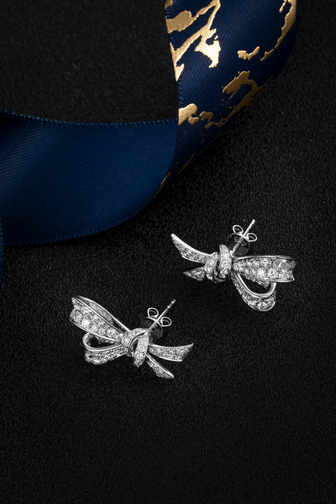 Serwa Jewellery | Sculpted Bow – 14K Lab-Grown Diamond Earrings