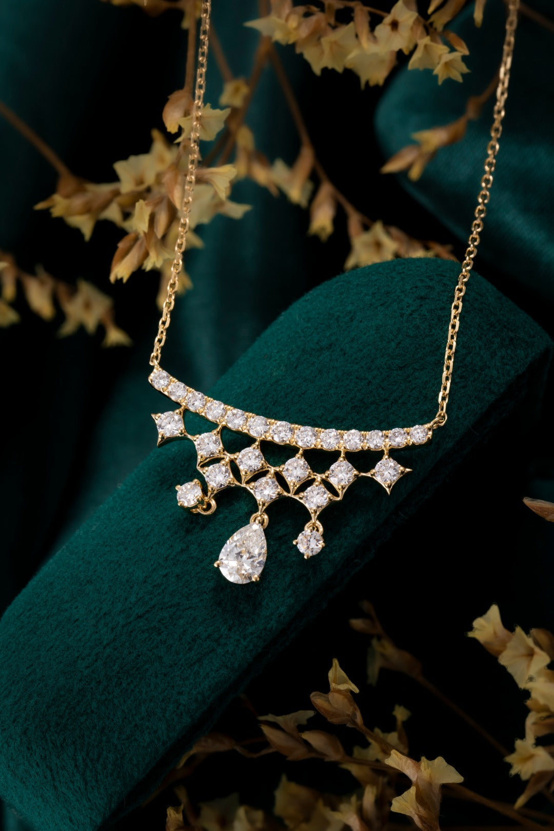 Serwa Jewellery | Luminous Crest – 14K Lab-Grown Diamond Necklace