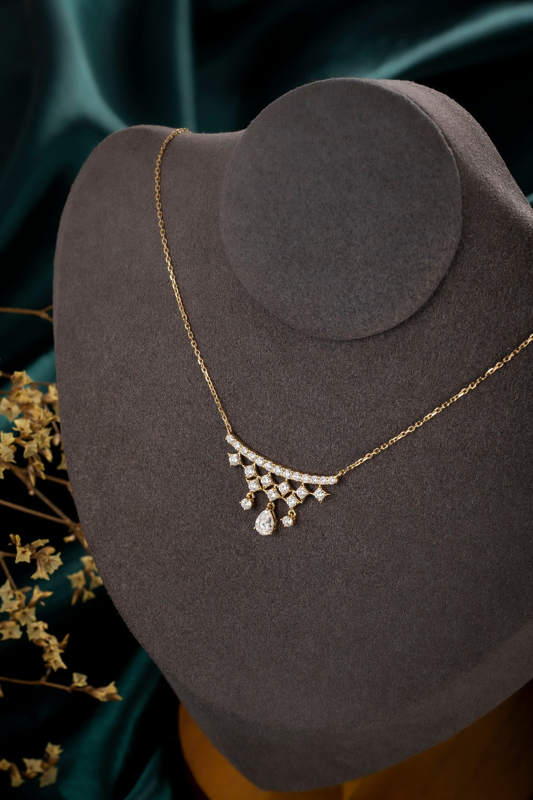 Serwa Jewellery | Luminous Crest – 14K Lab-Grown Diamond Necklace
