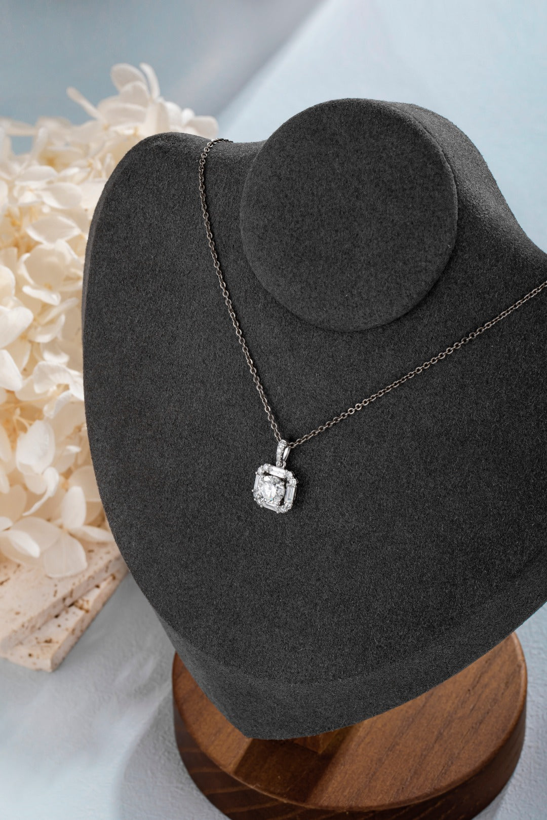 Serwa Jewellery | Radiant Frame – PT900 Lab-Grown Diamond Pendant