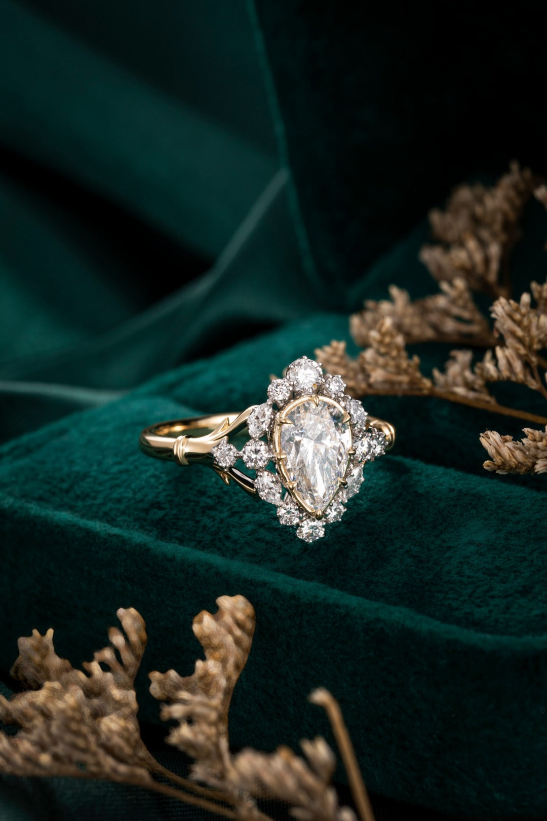 Serwa Jewellery | Floral Halo Lab-Grown Diamond Ring – 14K Gold