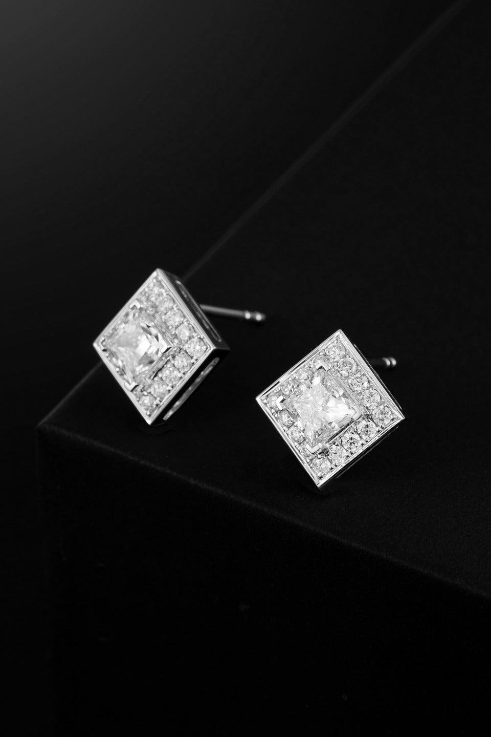Serwa Jewellery | Geometric Halo – PT950 Lab-Grown Diamond Stud Earrings