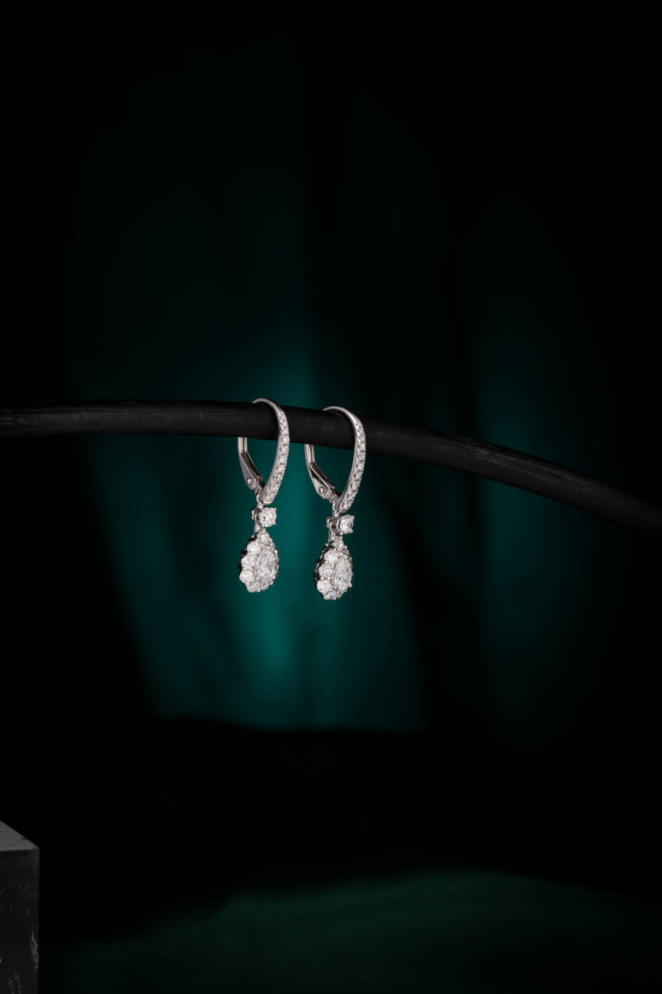 Serwa Jewellery | Luminous Tear – PT950 Lab-Grown Diamond Earrings